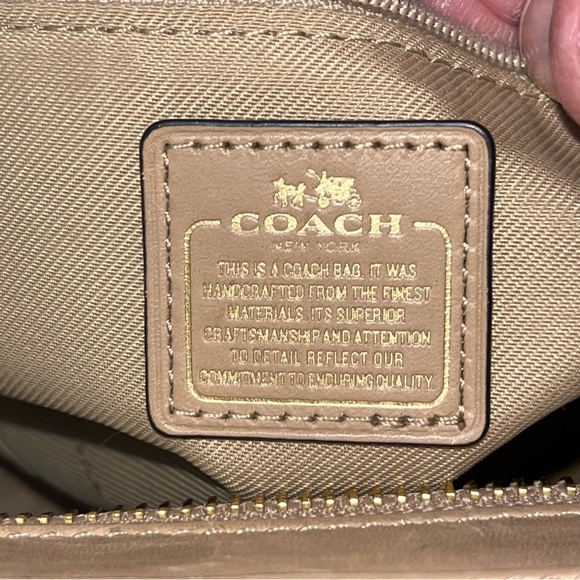 ✅SOLD✅ Vintage Y2K Coach Swagger 27 Leather Crossbody Handbag (Model 34417) - Picture 11 of 17